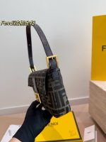 FENDI Baguette hobo bag size : 26cm - Image 5