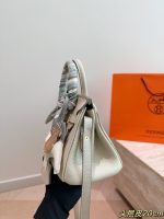 Hermes birkin 20 bag   size : 20x14 cm - Image 5