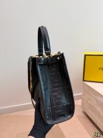 Fendi Peekaboo tote size :30x23cm - Image 6