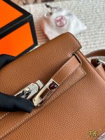 Hermes kelly bag size : 24 x 18cm - Image 6
