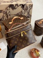 LOUIS VUITTON lv vanity Toiletry Bag size : 16cm 20cm 26cm 30cm - Image 7