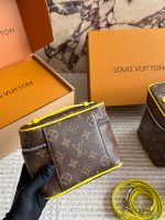 LOUIS VUITTON lv vanity Toiletry Bag size : 16cm/ 20cm /26cm - Image 7