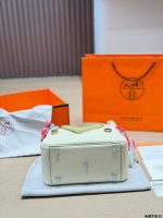 Hermes lindy bag size : 26cm - Image 4
