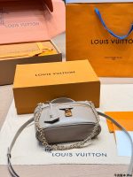 LOUIS VITTON lv vanity size : 18X 16 CM - Image 5