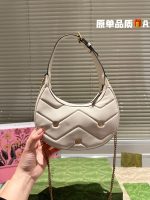 Gucci  Marmont hobo  bag size : 22x11 cm - Image 7