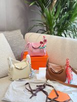 Hermes lindy mini  bag size : 19cm - Image 7