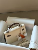 Hermes kelly bag size ：19*12.5cm - Image 8