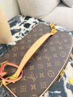 LOUIS VUITTON lv vanity Toiletry  Bag size : 30x20x20cm - Image 7