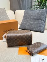 LOUIS VUITTON lv vanity Toiletry  Bag size : 25.5x17x9cm - Image 5