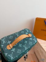 LOUIS VUITTON lv vanity toiletry bag size : 16/24/30 cm - Image 7