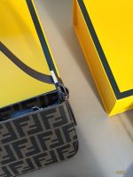 FENDI MINI HOBO size : 25*14cm - Image 3