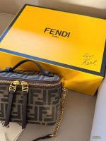 FENDI vanity size：16*11cm - Image 4