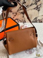 Hermes kelly bag size : 24 x 18cm - Image 7