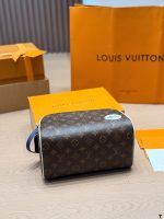LOUIS VUITTON lv vanity Toiletry  Bag size : 25 X 15cm - Image 7