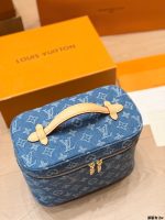 LOUIS VUITTON lv vanity Toiletry Bag size : 23 x16cm - Image 7