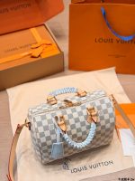 LOUIS VUITTON LV speedy25 cm white - Image 5