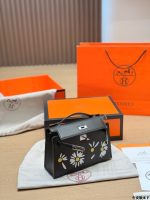 Hermès Kelly 24 crossbody bag size : 24 x14 cm - Image 6