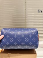 LOUIS VUITTON lv vanity toiletry bag size :  13×12x20cm - Image 8