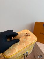 LOUIS VUITTON lv vanity toiletry bag size : 16/24/30 cm - Image 8