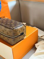 LOUIS VUITTON lv vanity Toiletry Bag size : 19X12 cm - Image 6