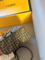 FENDI vanity size：16*11cm - Image 5