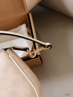 COACH NOLITA mini hobo size：20*11cm - Image 7
