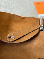 Hermes lindy suede  bag size : 28cm - Image 8