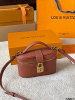 LOUIS VUITTON lv vanity  Bag size : 19 x 13cm - Image 6