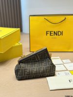 Fendi hobo size :24X 18 cm - Image 7