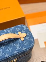 LOUIS VUITTON lv vanity Toiletry Bag size : 23 x16cm - Image 8