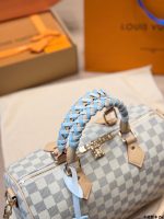 LOUIS VUITTON LV speedy30 cm white - Image 6