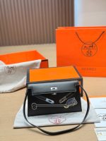 Hermès Kelly 24 crossbody bag size : 24 x14 cm - Image 8
