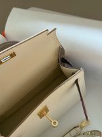 Hermes kelly bag size ：19*12.5cm - Image 9