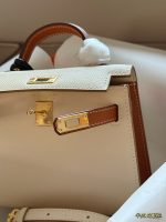 Hermes kelly bag size ：19*12.5cm - Image 9