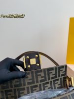 FENDI Baguette hobo bag size : 26cm - Image 8