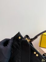Fendi Peekaboo tote size :30x23cm - Image 9