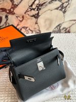 Hermes kelly bag size : 24 x 18cm - Image 9