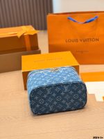 LOUIS VUITTON lv vanity Toiletry Bag size : 23 x16cm - Image 9
