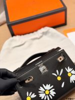 Hermès Kelly 24 crossbody bag size : 24 x14 cm - Image 8
