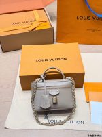 LOUIS VITTON lv vanity size : 18X 16 CM - Image 8