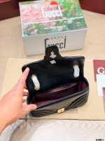 GUCCI marmont bag size : 26*15cm , 22*13cm - Image 10