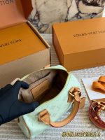 LOUIS VUITTON LV speedy20 cm green - Image 7
