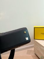 Fendi Peekaboo tote size :30x23cm - Image 3