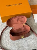 LOUIS VUITTON lv vanity  Bag size : 19 x 13cm - Image 8