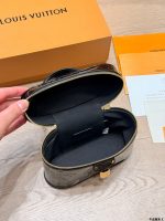 LOUIS VUITTON lv vanity  size : 20 cm - Image 10