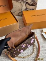 LOUIS VUITTON lv ivy  crossbody size ：22*12cm - Image 10