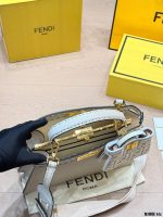 FENDI Peekaboo ISeeU Petite size : 33 x 25cm - Image 10