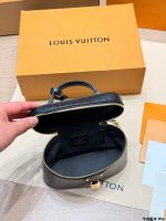 LOUIS VUITTON  lv vanity  size : 16 X 18 cm - Image 10