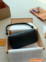 LOUIS VUITTON lv ivy crossbody size : 22 x13cm
