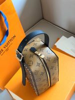 LOUIS VUITTON lv vanity Toiletry Bag size : 19X12 cm - Image 9